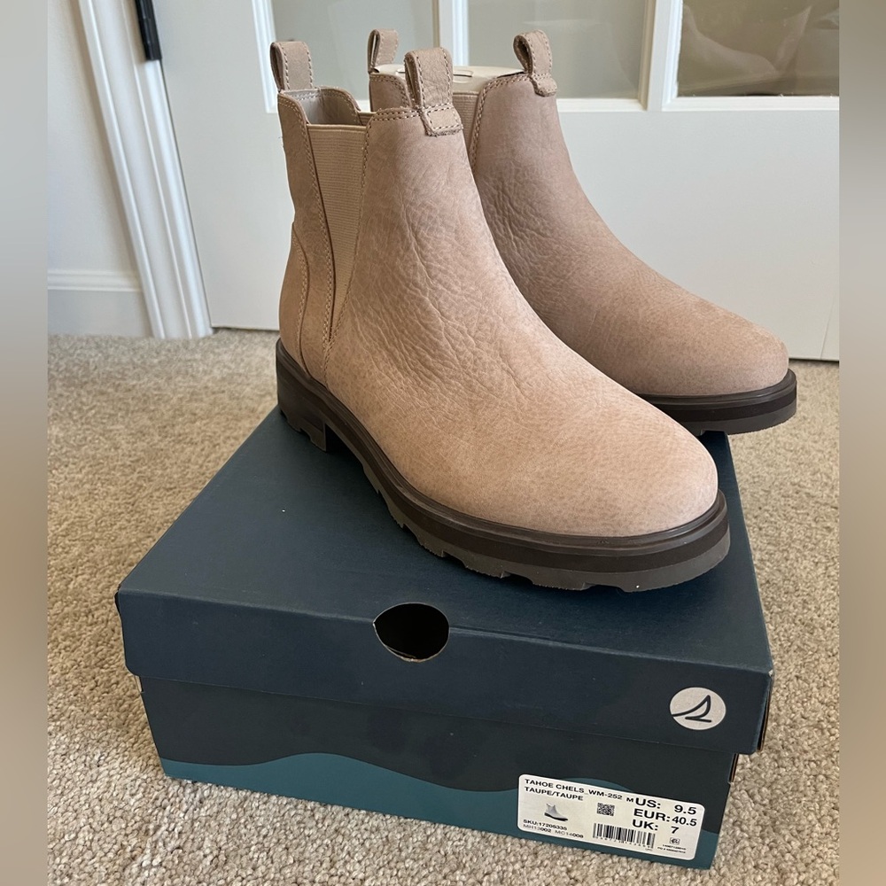 Sperry Women's Cream Ankle Booties